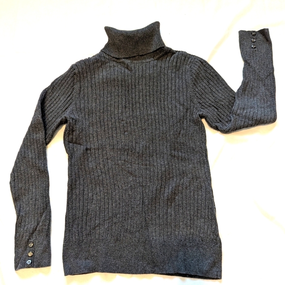Ribbed Gray Sweater - Picture 1 of 6